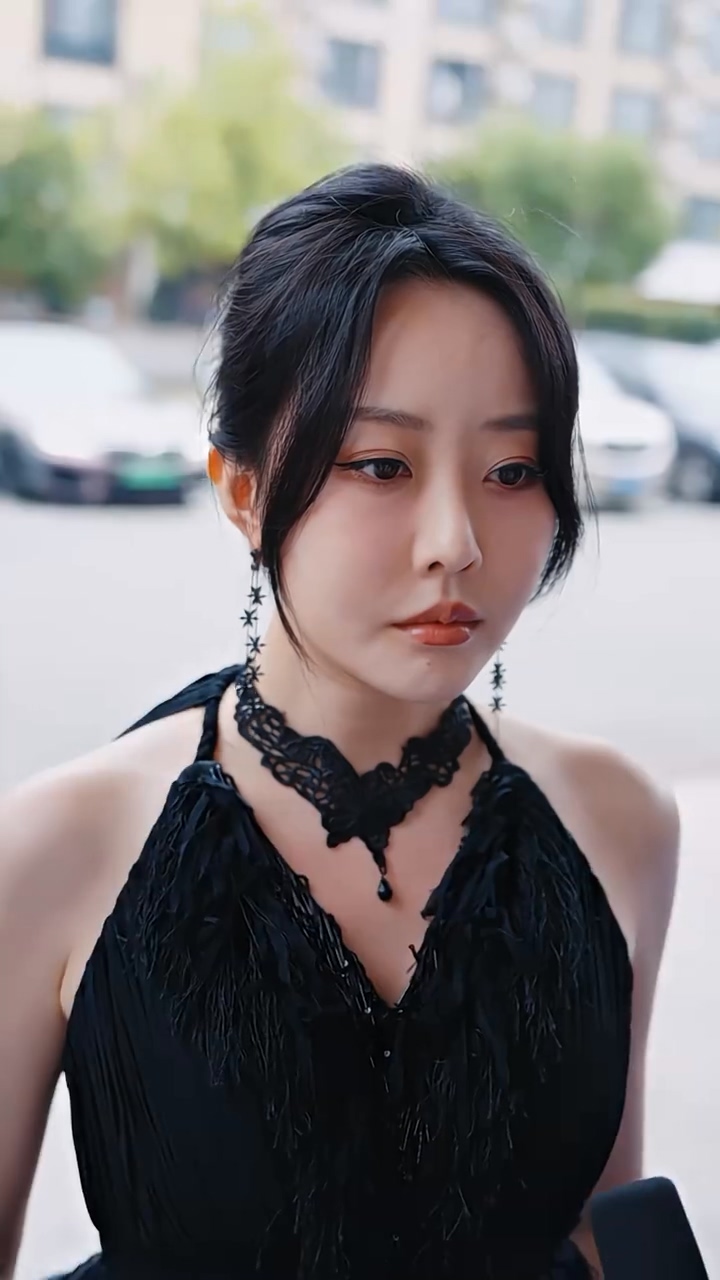 退婚后，女戰(zhàn)神后悔哭了(全集)