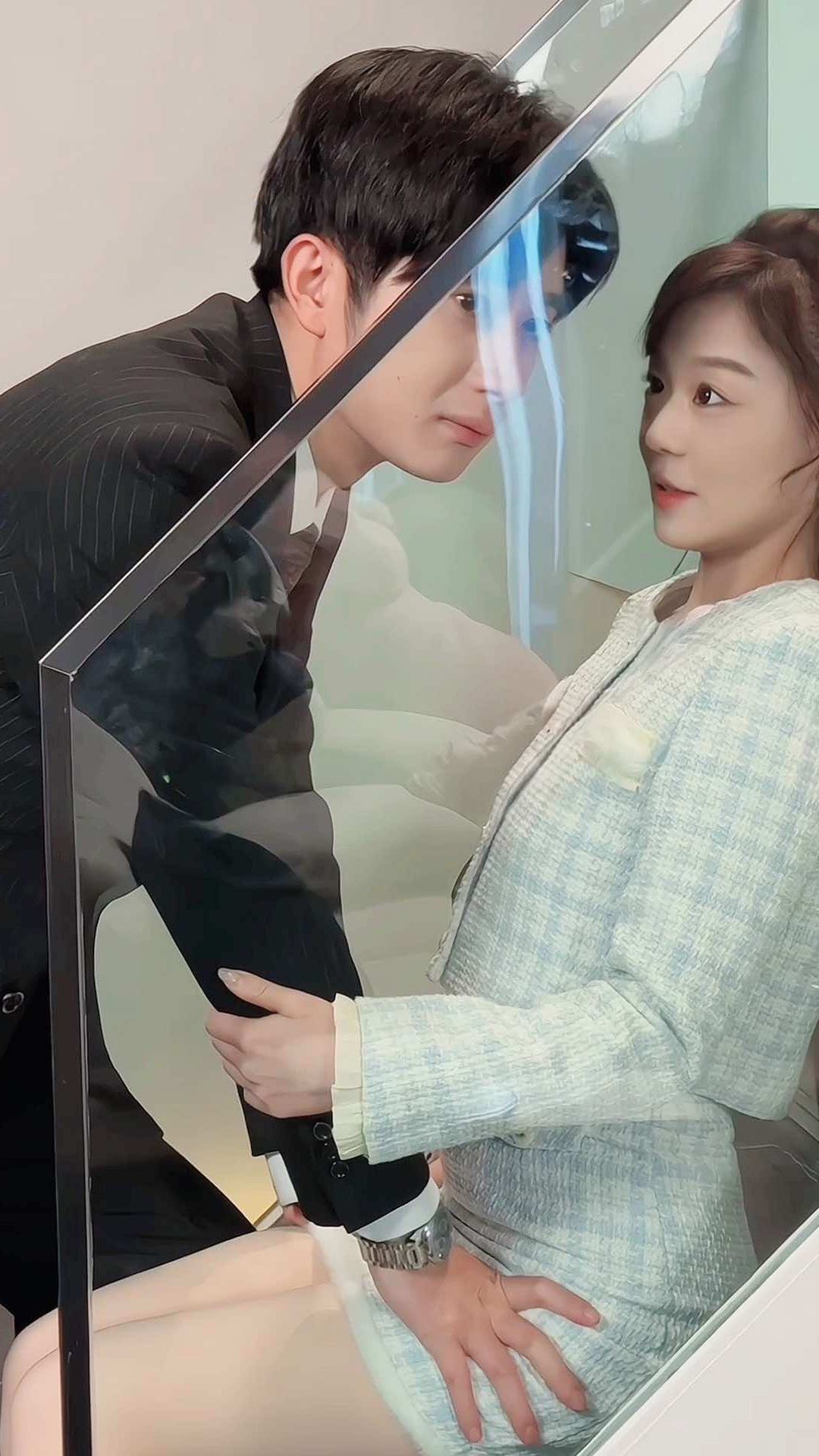 閃婚當(dāng)天，我懷上了豪門繼承人(全集)